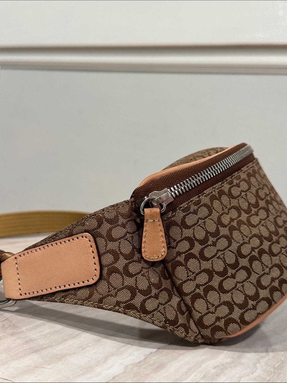 Coach Bag Vintage Y2K Brown Jacquard Signature Small Belt Bag Fanny Pack EUC - Picture 7 of 17
